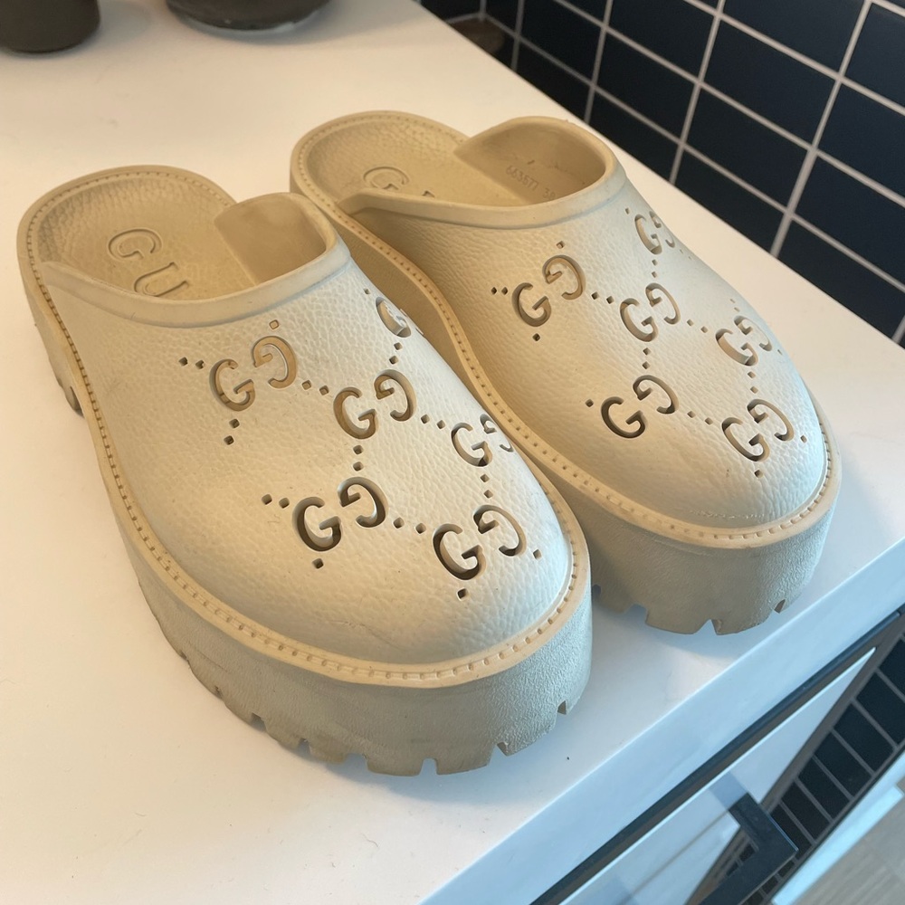 Cream Gucci clogs